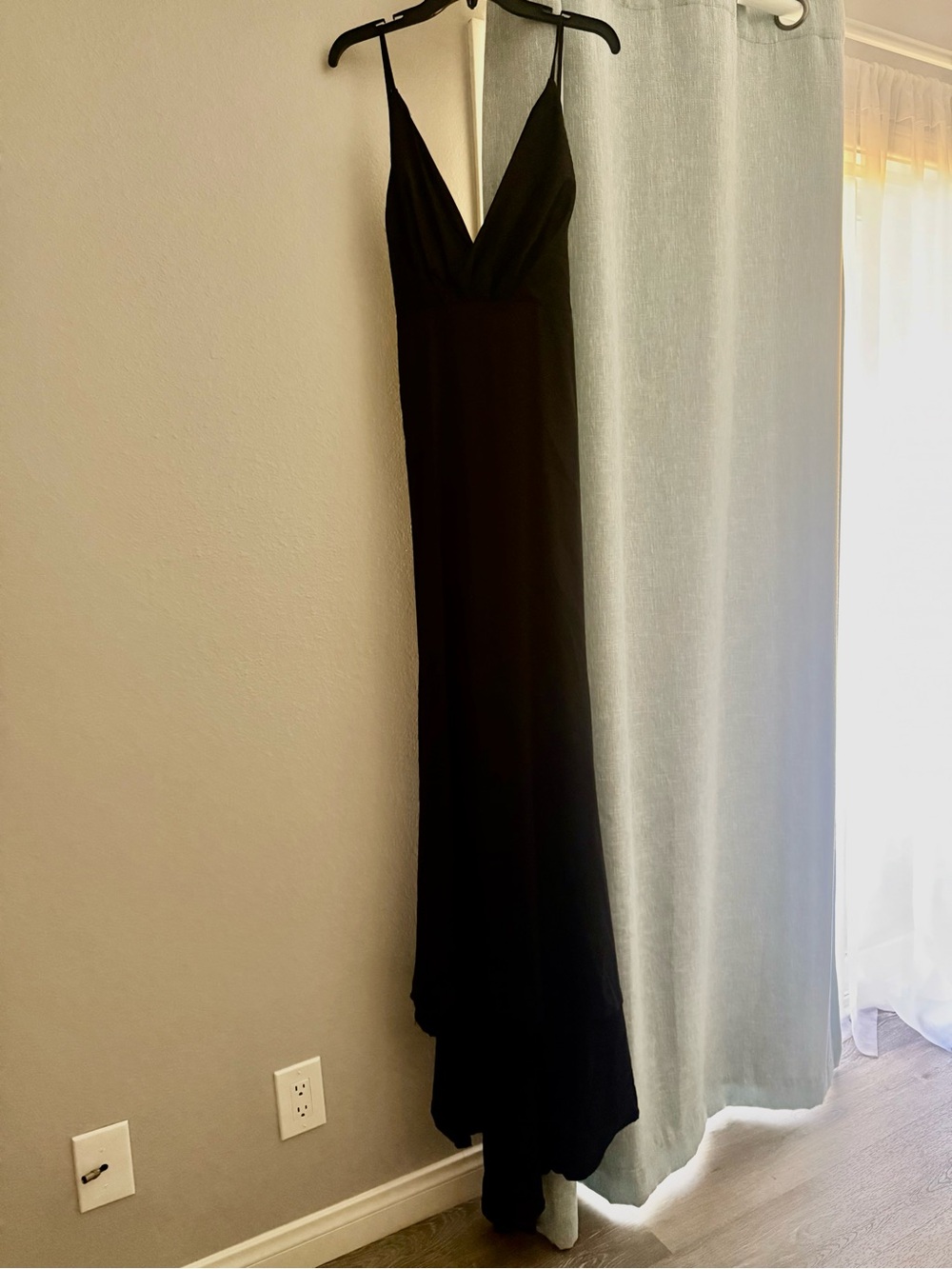 Classic Black Backless V-Neck Spaghetti Strap Dress